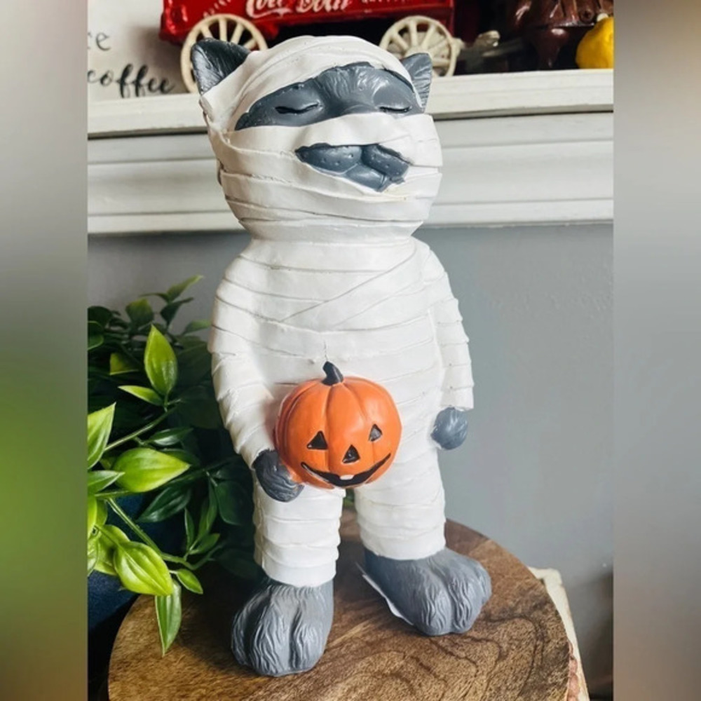 Mummy Cat Halloween Statue Holding Pumpkin Decor NWT